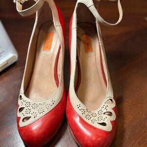 Miz Mooz retro pumps size 9